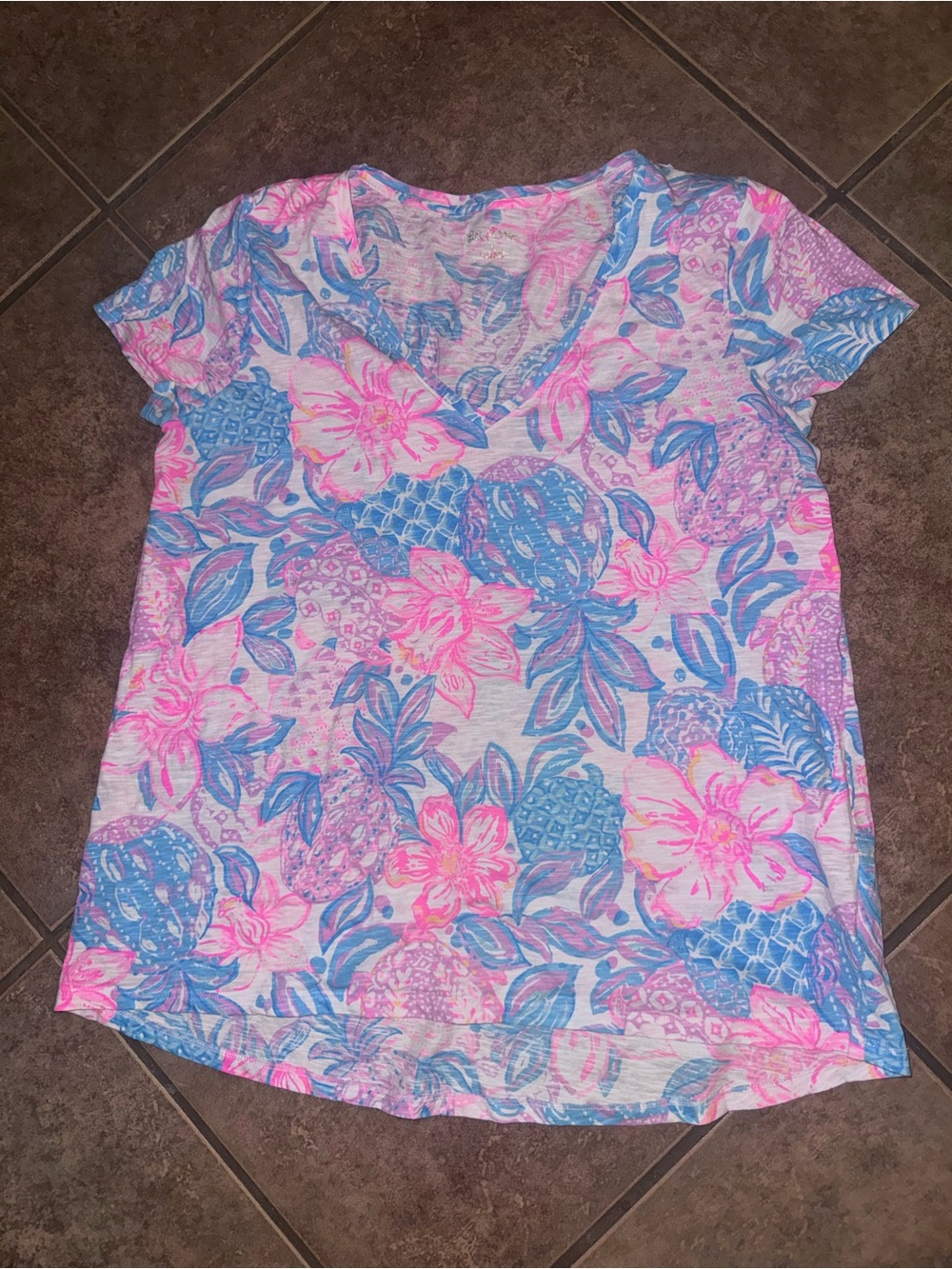 Lilly Pulitzer Etta V Neck Top Snappy Turtle Pink Isle blue purple size large
